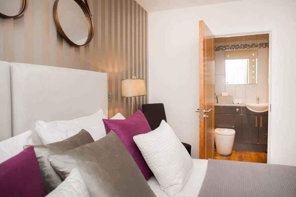 Stylish And Central Two Bedroom & Two Bathroom Apartment With Free Parking Dış mekan fotoğraf