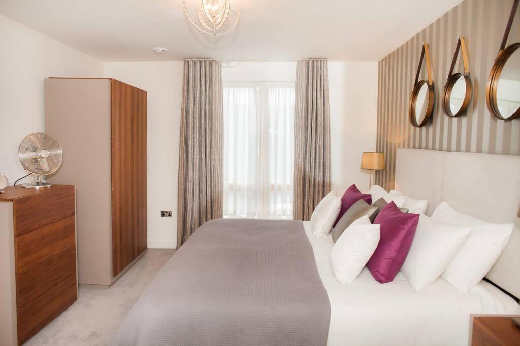 Stylish And Central Two Bedroom & Two Bathroom Apartment With Free Parking Dış mekan fotoğraf